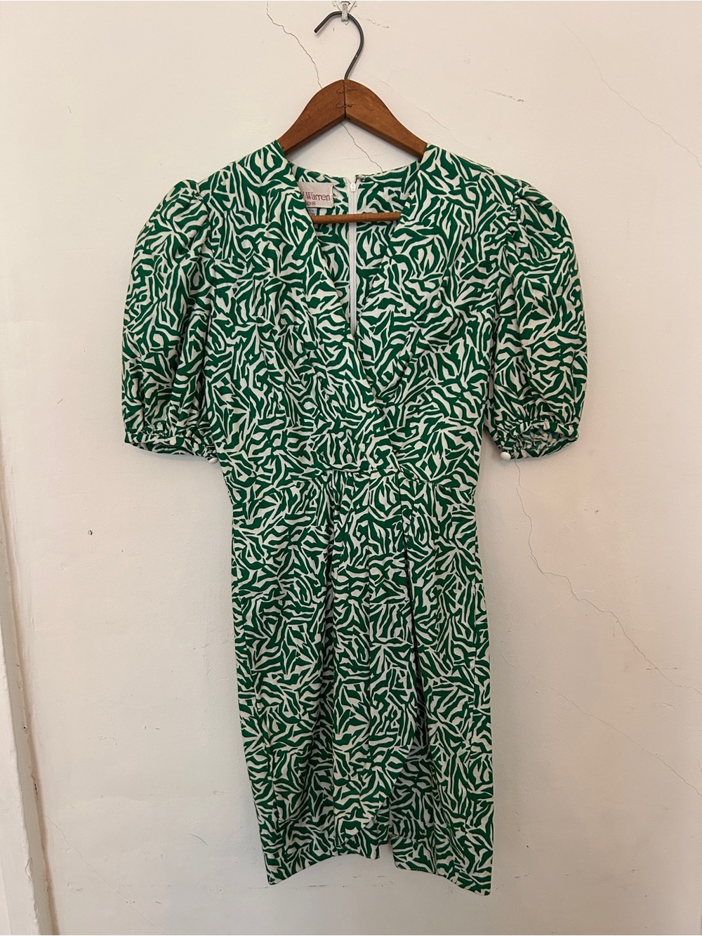 80’s Green & White Geometric Patterned Puff Sleeve Dress